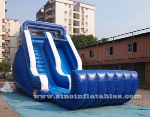 sauter toboggan humide gonflable avec piscine pour enfants