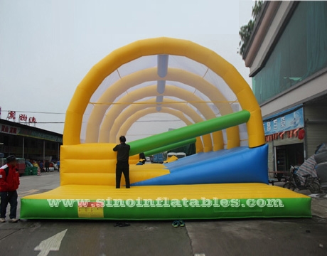 Adults hit n run outdoor inflatable obstacle course