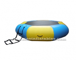 trampoline gonflable pour enfants avec échelle