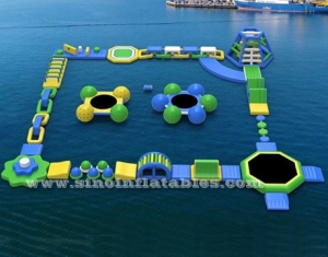 Parcours d'obstacles flottant gonflable géant pour adultes