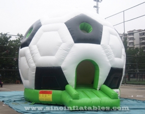 Château gonflable gonflable de forme de football