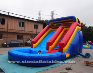 Toboggan gonflable pour enfants d'arrière-cour avec piscine